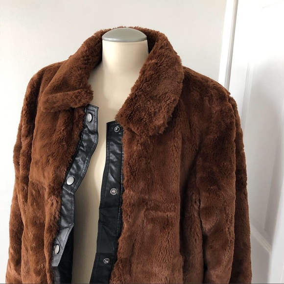 Faux fur coat - Picture 3 of 3